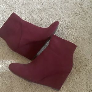 Maroon Booties size 8